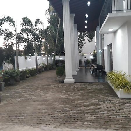 金仕顿酒店 基利巴斯戈达 外观 照片